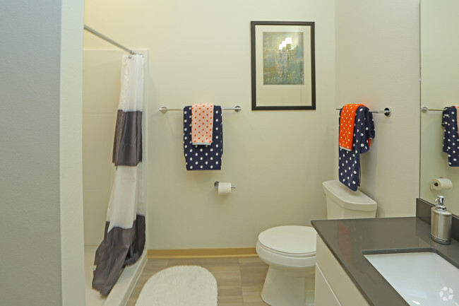 1 habitación, 1 baño (Cuarto de baño) - The 2100