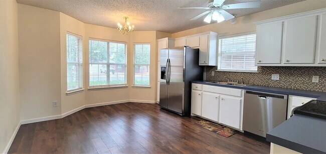 Foto del edificio - "Charming 3-Bed, 2-Bath Oasis in Lubbock