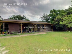 Building Photo - 1400 Valleyridge Dr