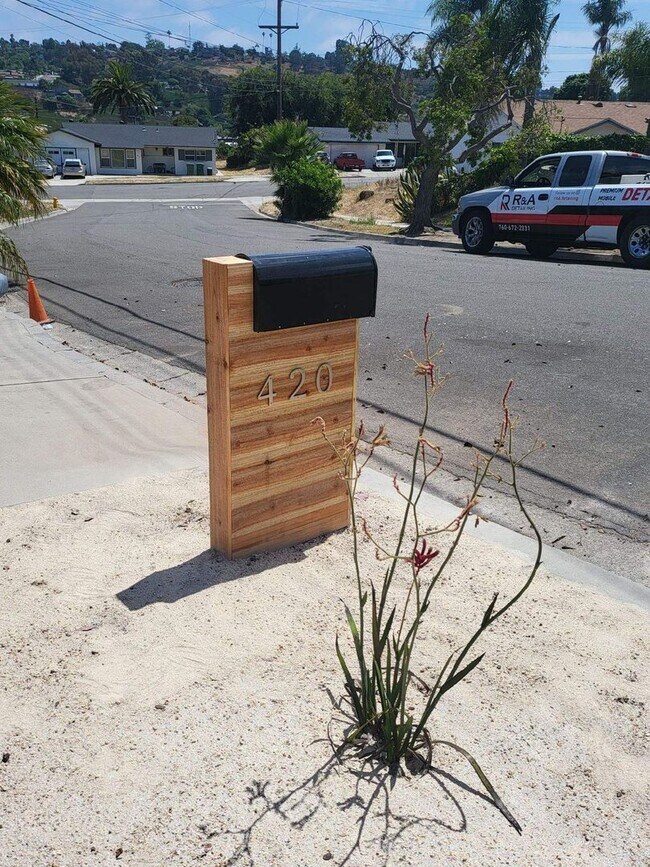 Building Photo - Beautifully remodeled single level home!