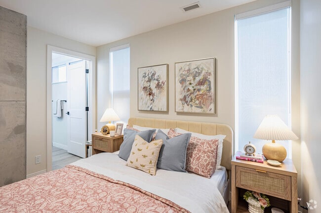 2BR, 2BA - The Switch at Station Lands