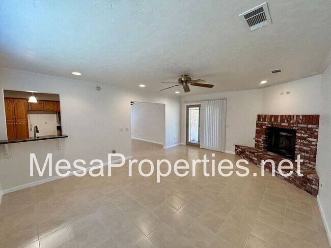 Foto del edificio - 12527 Reed Ave