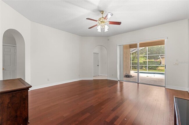 Foto del edificio - 8202 Windsor Ridge Rd