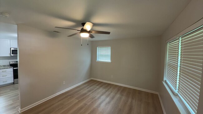Foto del edificio - 39 Edgeview Heights Rd
