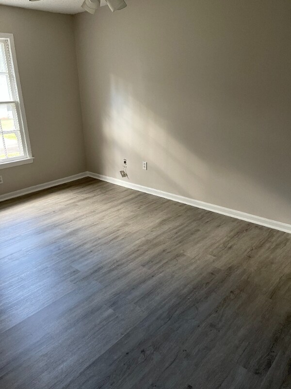 Foto del edificio - 2100 Kings Gate Cir SW