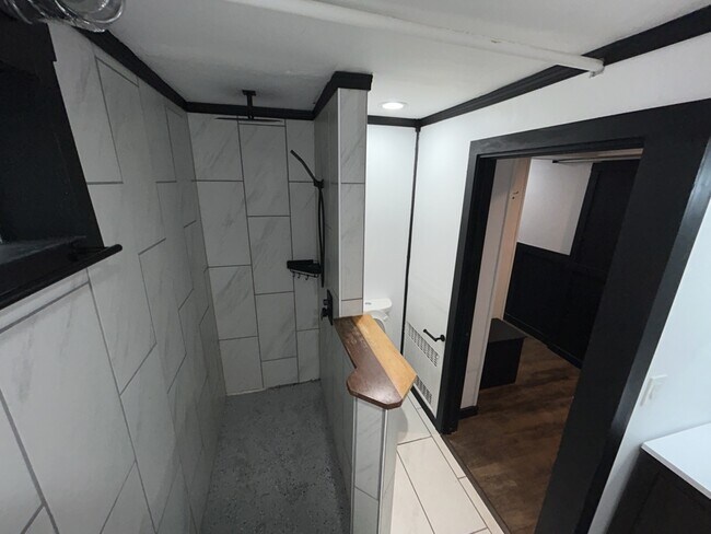 walk-in shower - 800 Main St