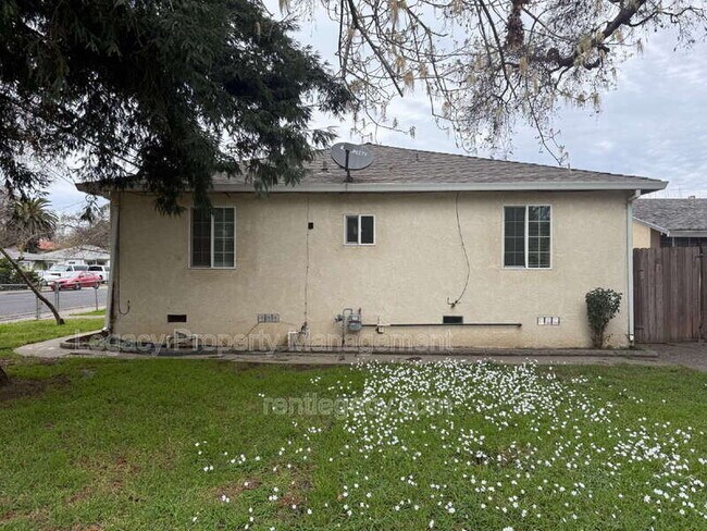 Building Photo - 725 Bryte Ave
