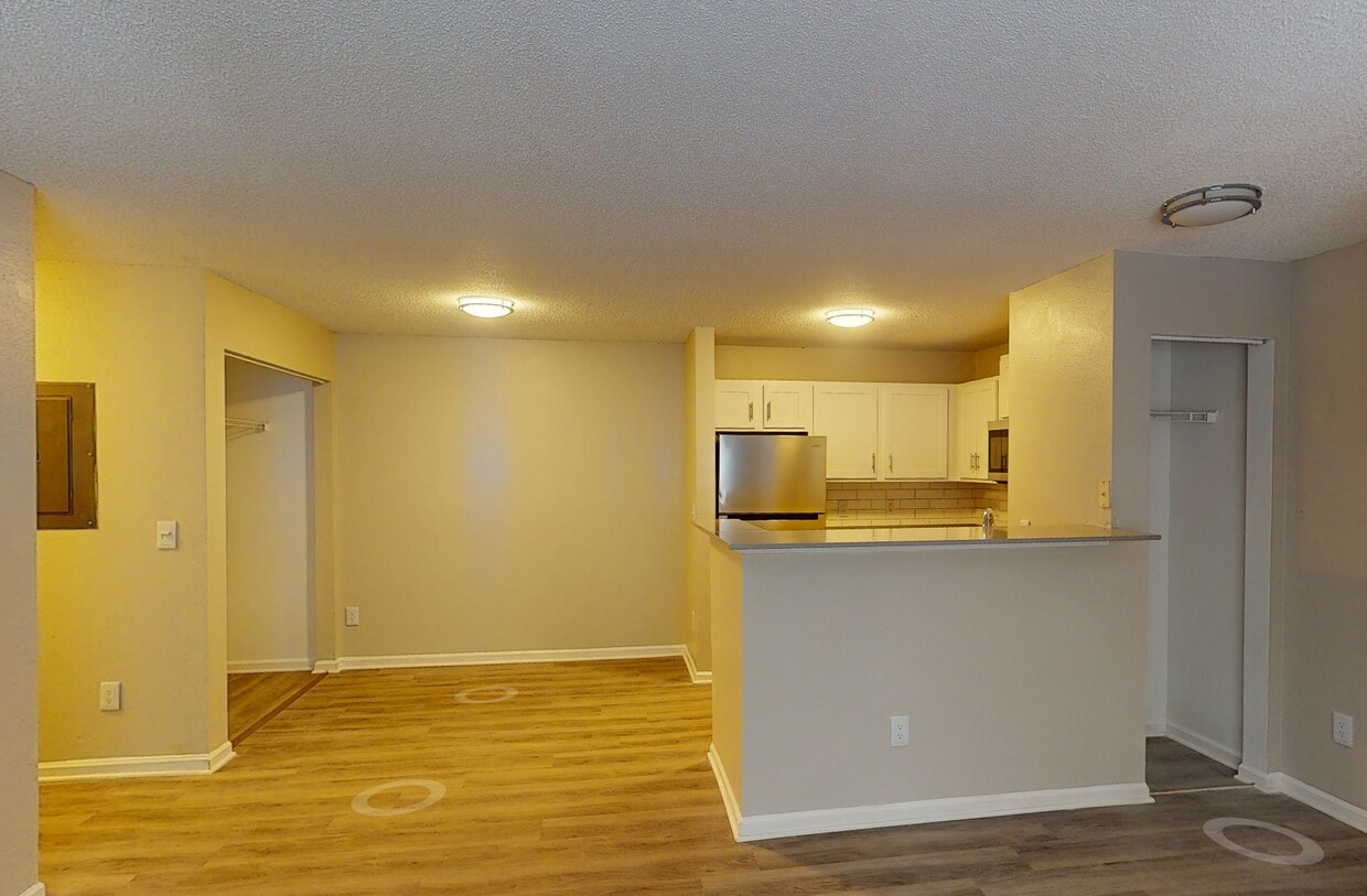 Photo - Hillside Place Apartments