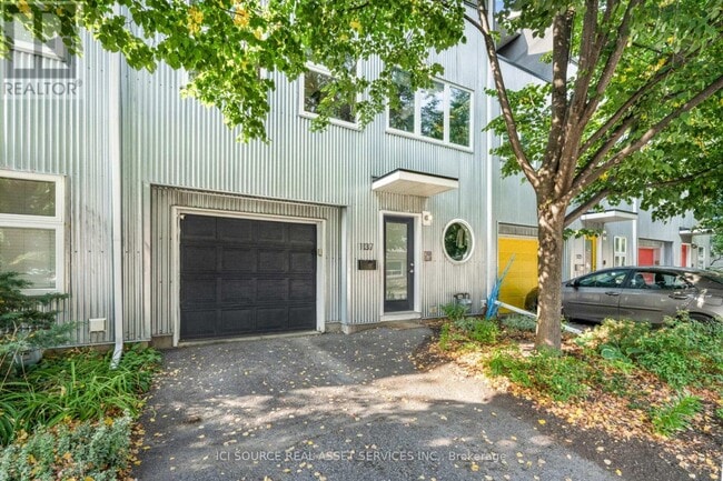 Building Photo - 1137 Gladstone Ave