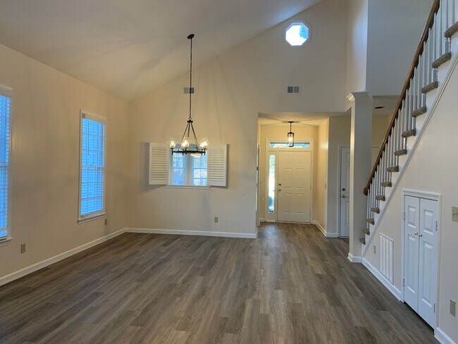 Foto del edificio - 3 Bedroom Home with all new appliances off...
