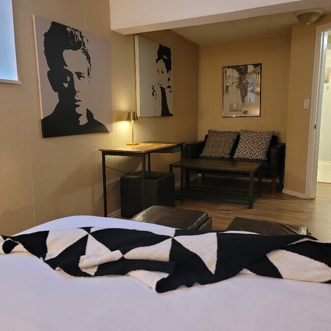 Building Photo - 3123 W 55th Ave