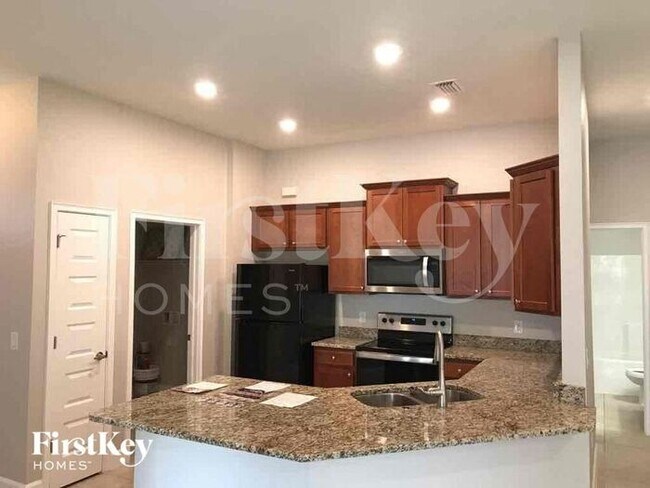Foto del edificio - 5261 Jessamine Ave
