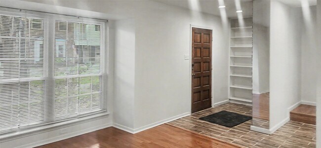 Foto del edificio - 12913 Trail Hollow Dr