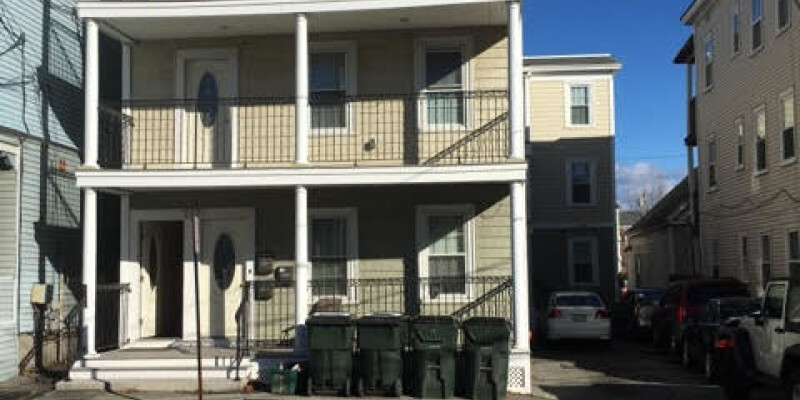 Primary Photo - 215 Salem Street