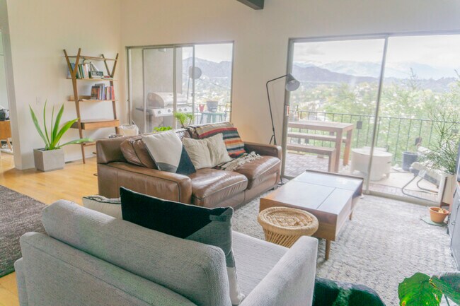 Foto del edificio - 1623 Silverwood Dr