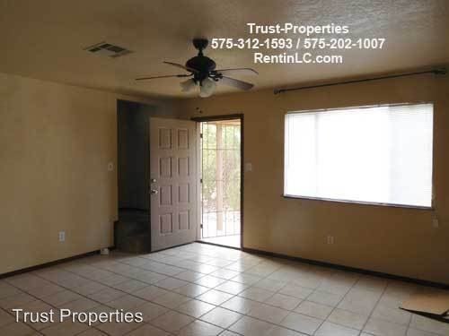 Building Photo - 3135 Hillrise Dr