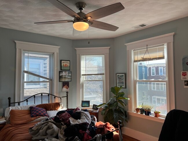 Foto del edificio - 305 Highland Ave