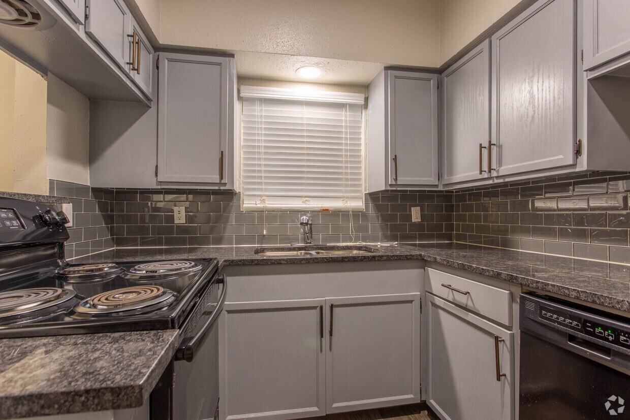 Chateaux Dijon Apartments Houston, TX