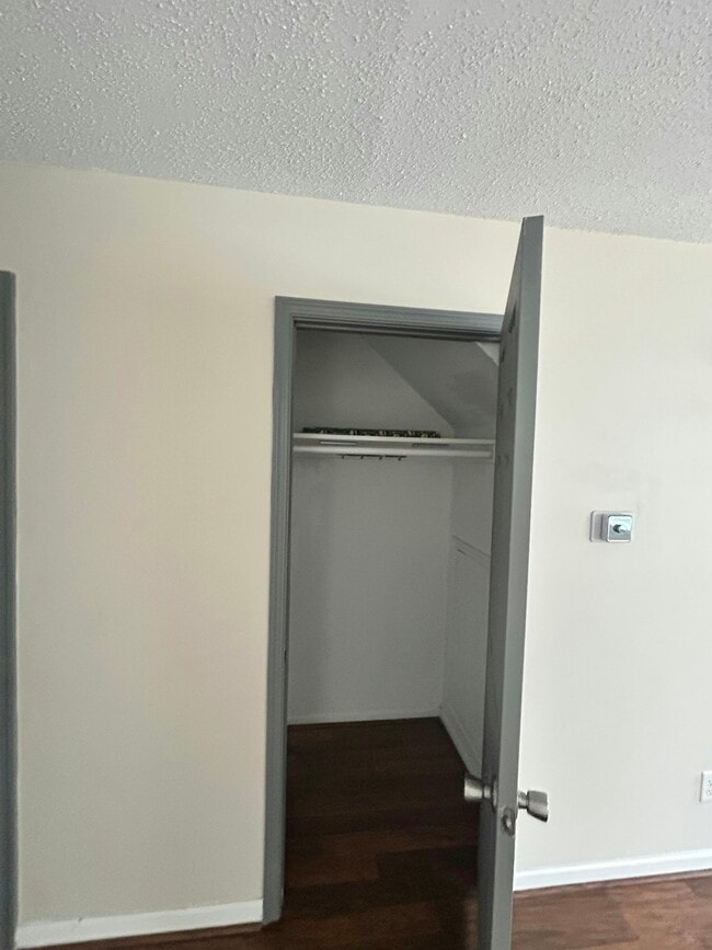 Building Photo - 718 Spence Cir