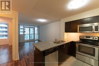 Building Photo - 25 Lower Simcoe St