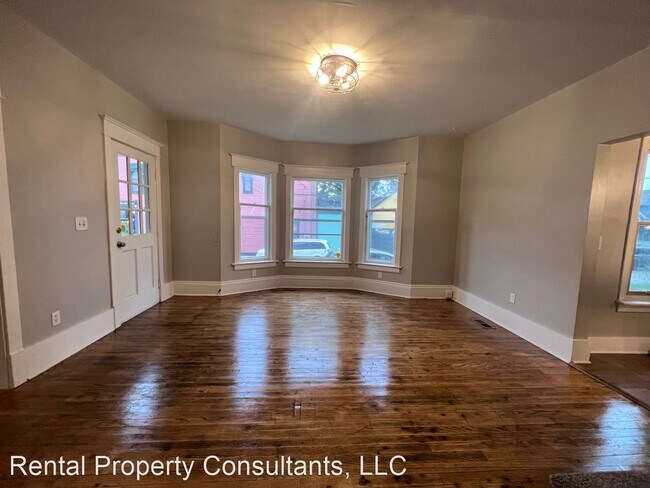 Building Photo - 4 br, 2 bath House - 1041 Wealthy Street SE