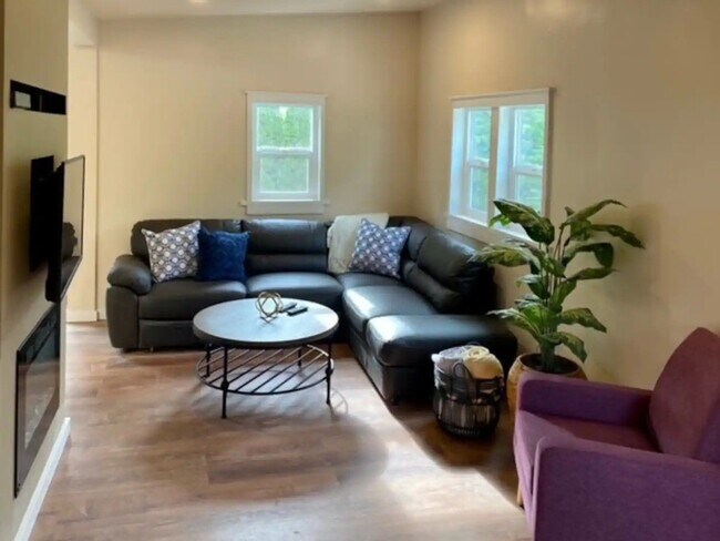 Foto del edificio - 5171 Anderson Rd