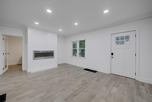 Foto del edificio - 593 Lynnhaven Dr SW