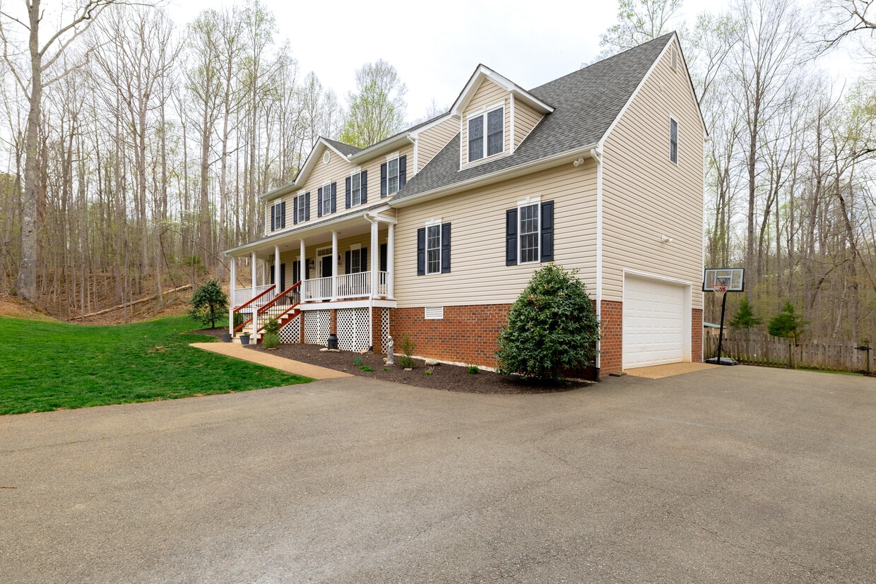 Foto principal - 1635 Dorset Meadows Ln