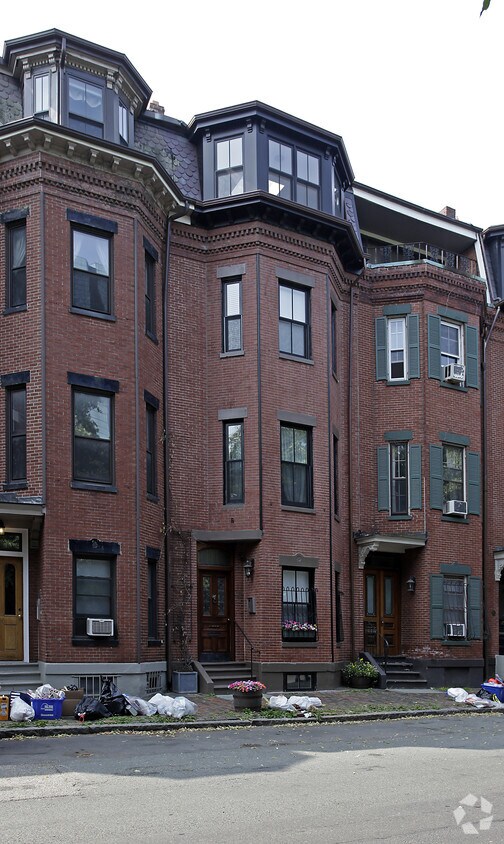 Primary Photo - 38 Appleton St