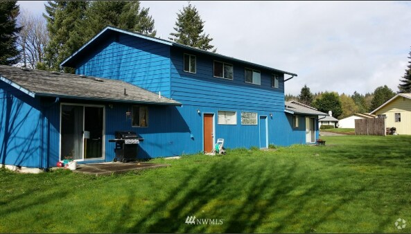Building Photo - 2713 Wilderness Dr SE