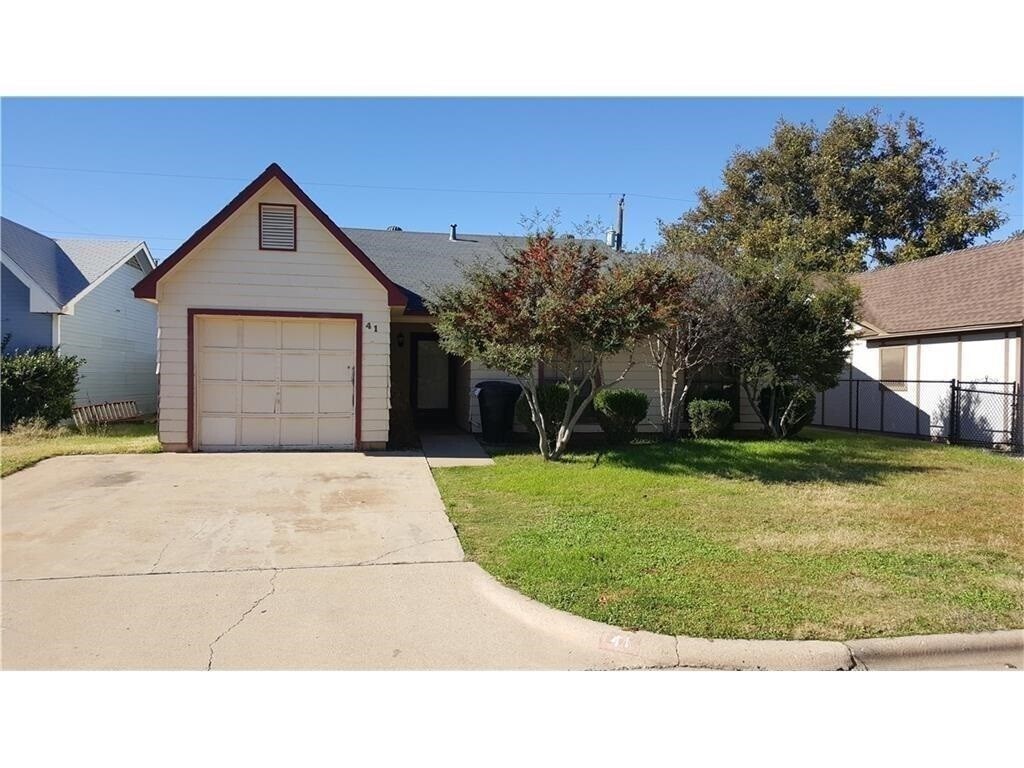 Foto principal - Affordable 3 bedroom home on the Southside!