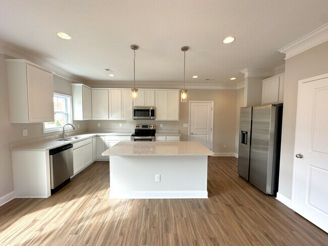 Building Photo - Newer Construction-3 Bedroom in a Great Community!