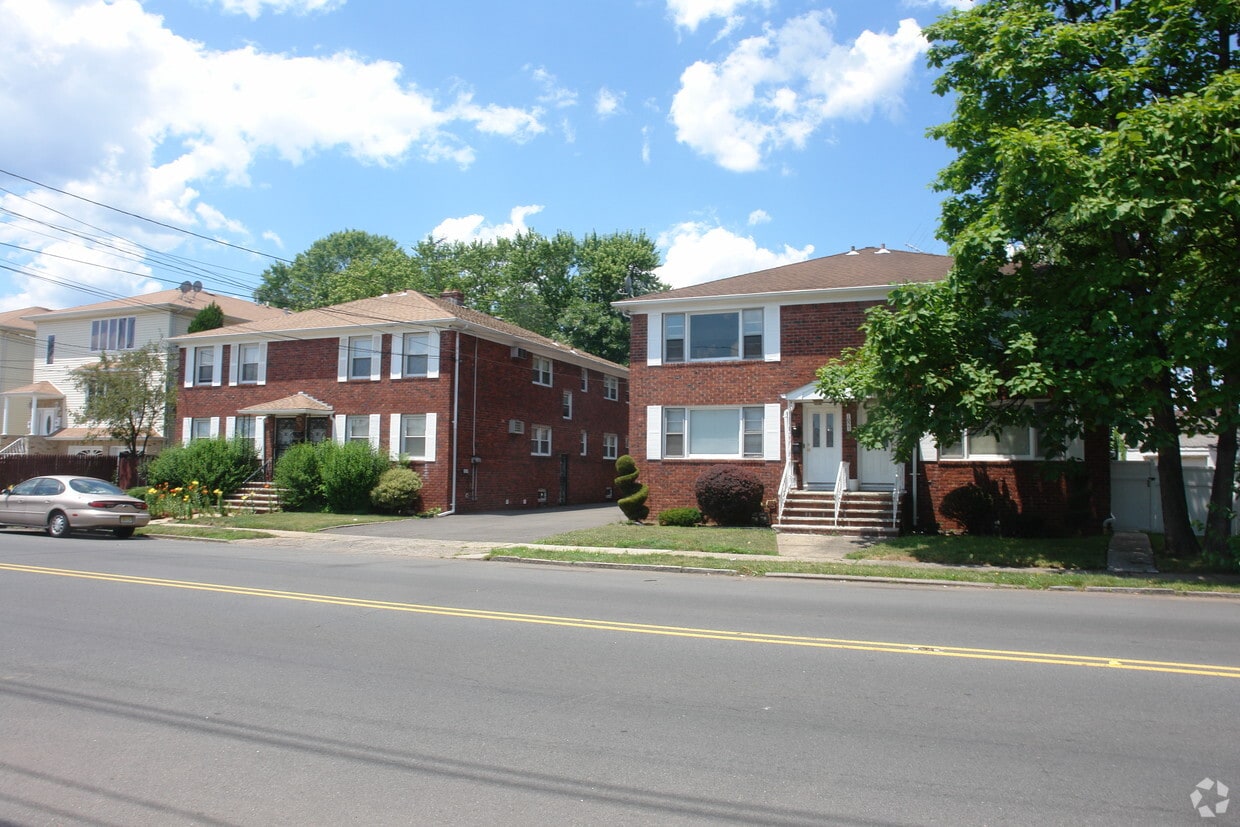 Building Photo - 1021 E Elizabeth Ave