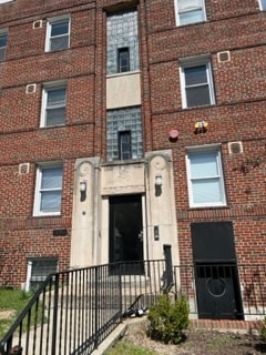 Building Photo - 1380 Bryant St NE