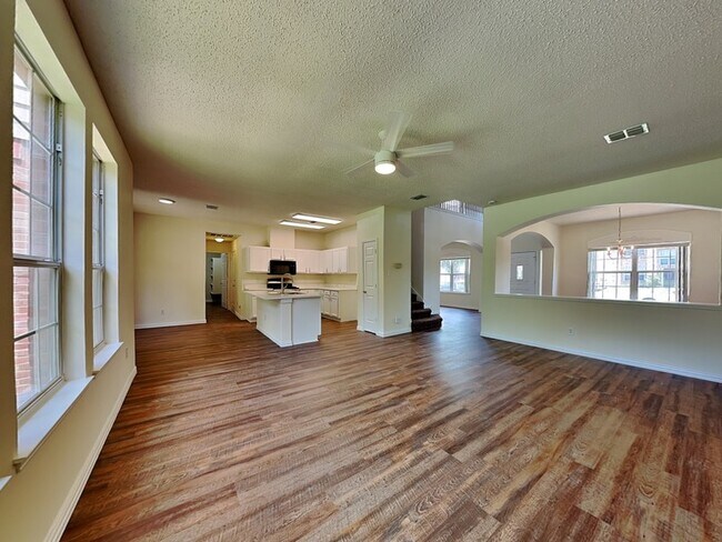 Foto del edificio - 4861 Autumn Hill