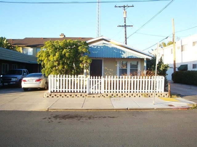 Primary Photo - 3020 Monroe Ave