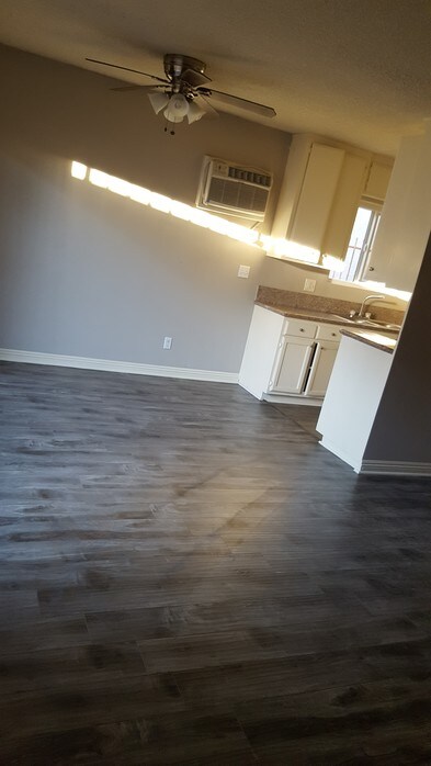 Foto principal - 225 S Mariposa Ave