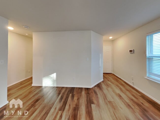 Building Photo - 7352 Littlefoot Ln