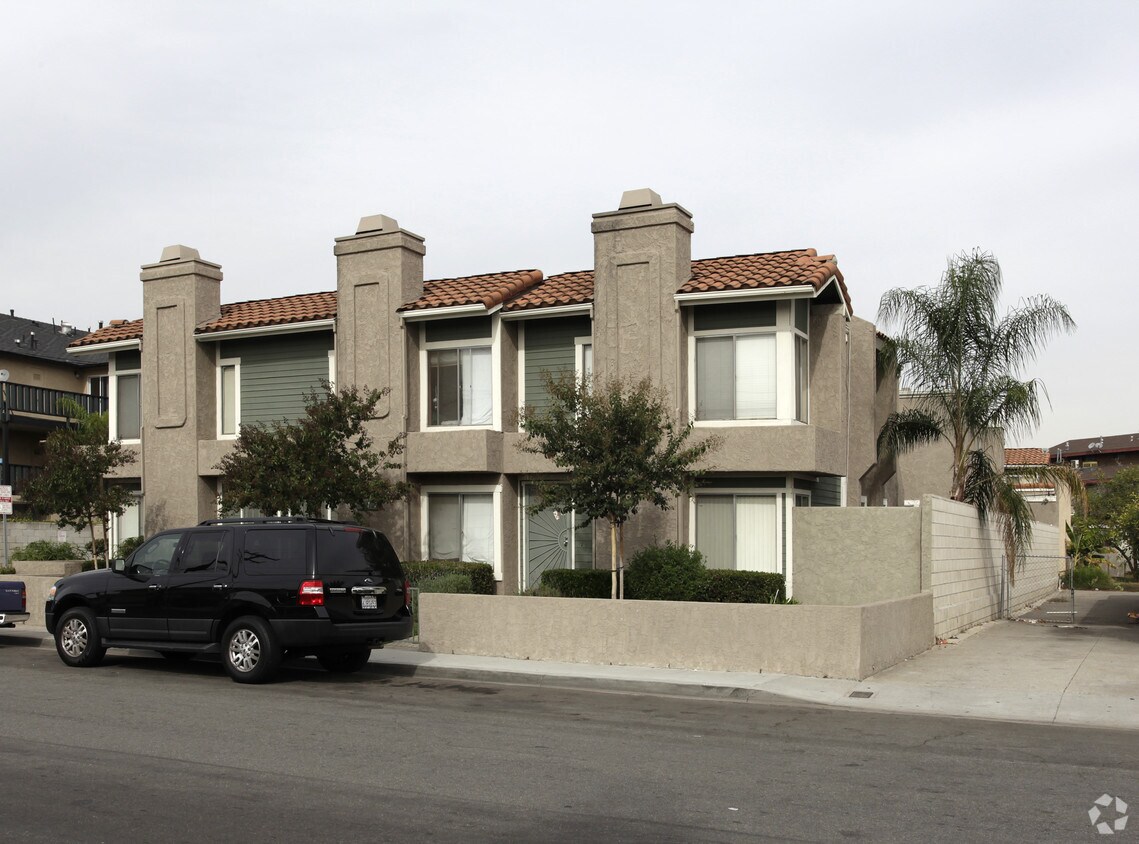 Building Photo - 217 W Mountain View Ave