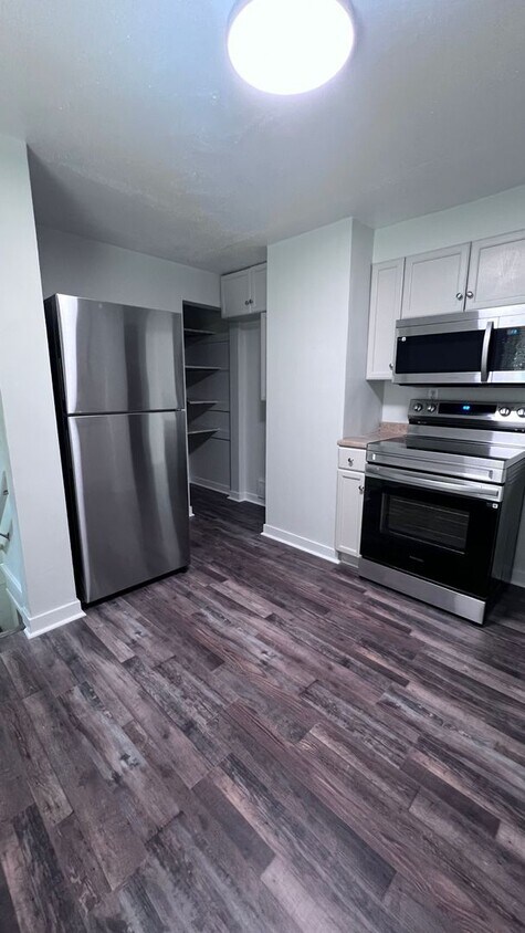 Foto principal - NEW LISTING!! Shadle 4 bedroom 2 bath