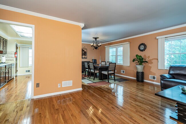 Foto del edificio - 81 Central Ave