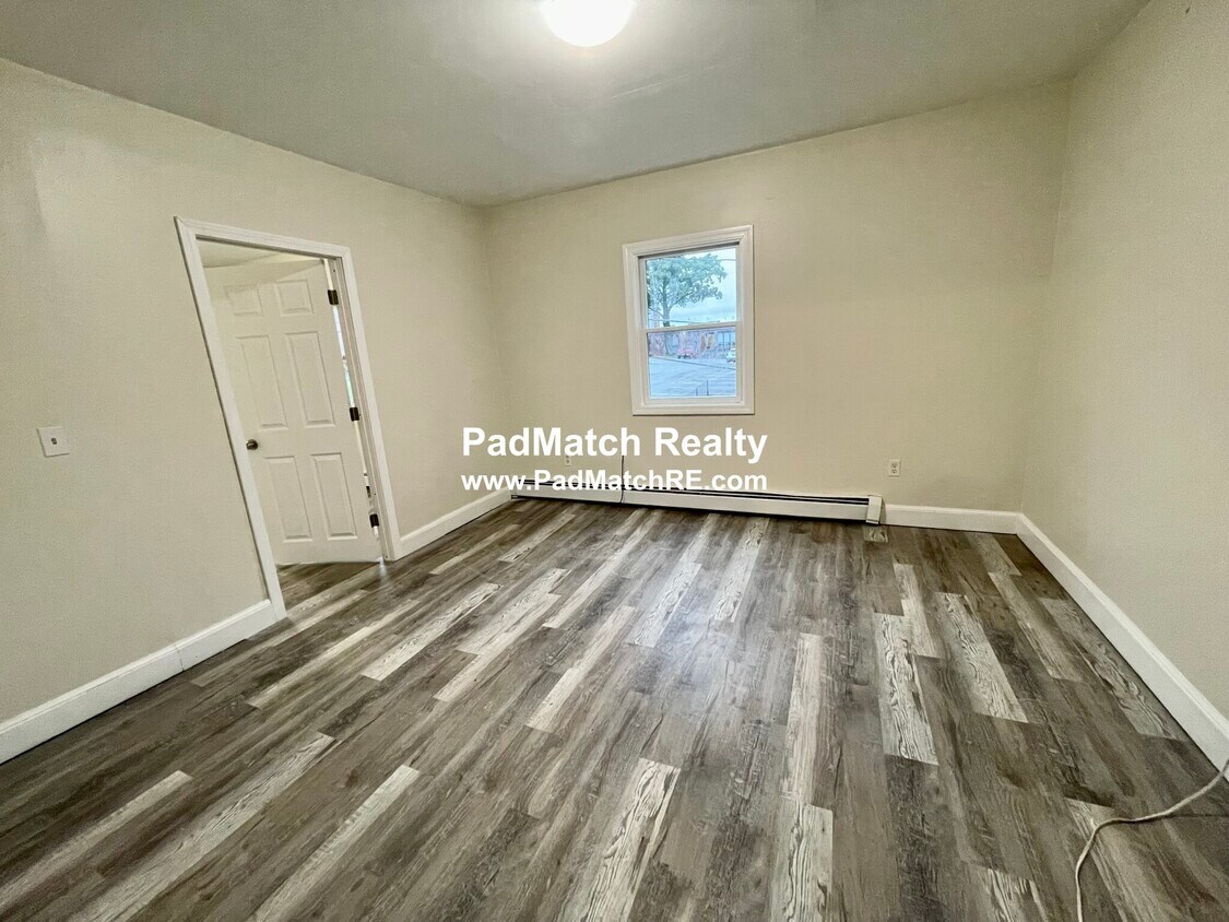 15 Oakes Ave Unit 2, Southbridge, MA 01550 Condo for Rent in