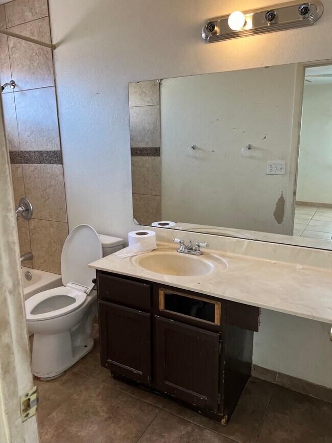 Foto del edificio - 6534 N 71st Ave