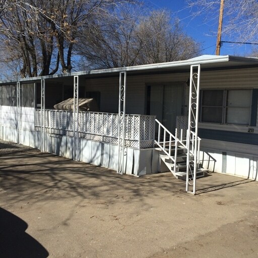 Trail's End Mobile Home Park Apartments Tehachapi, CA