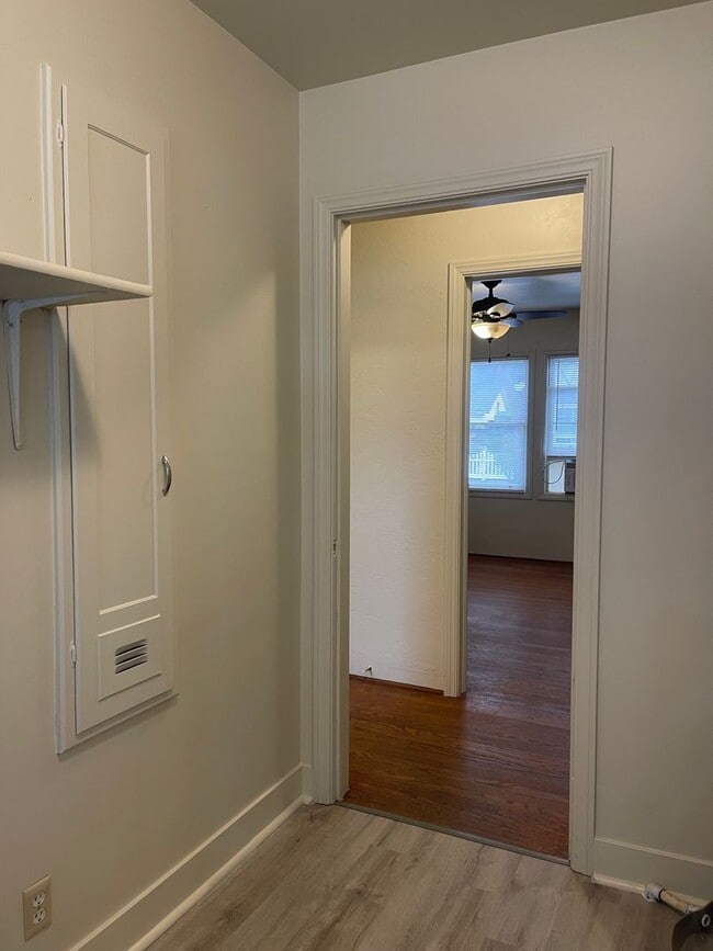 Building Photo - 612-614 State St