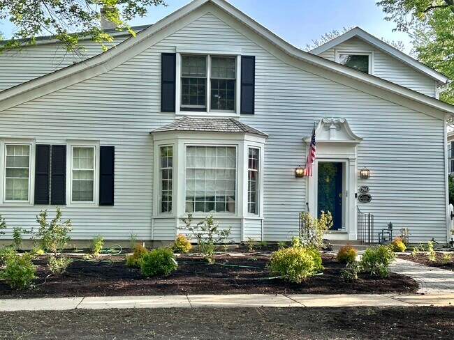 Casa de gran importancia histórica en el corazón del centro de la ciudad. - 761 Cherry St