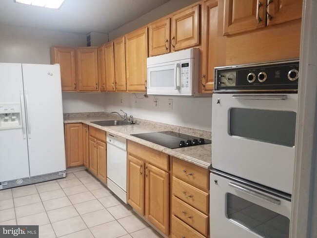 Foto del edificio - 203 Yoakum Pkwy