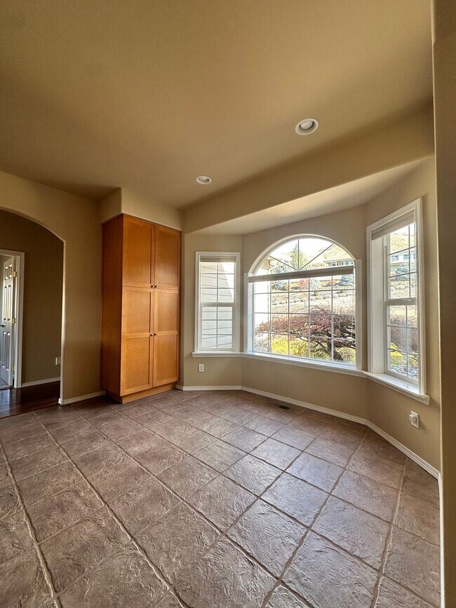 Foto del edificio - Stunning 4 Bedroom Briarwood Home with City View - MOVE IN SPECIAL $200 OFF