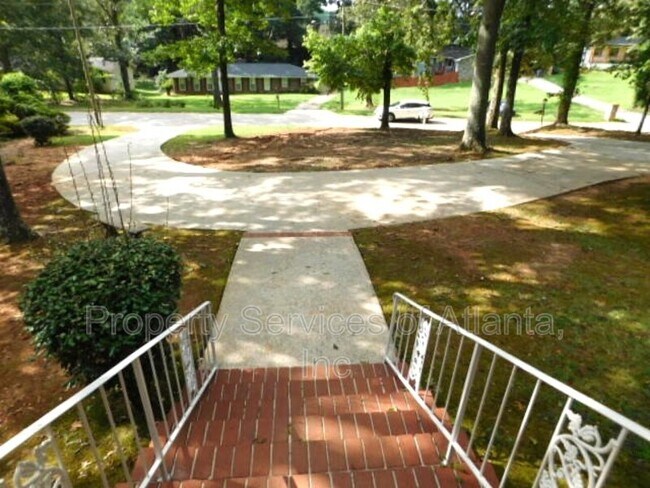 Foto del edificio - 4850 Lehigh Dr