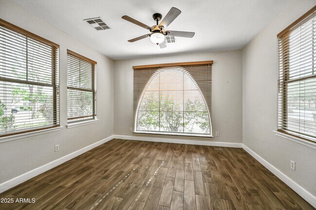 Building Photo - 15340 W Dahlia Dr